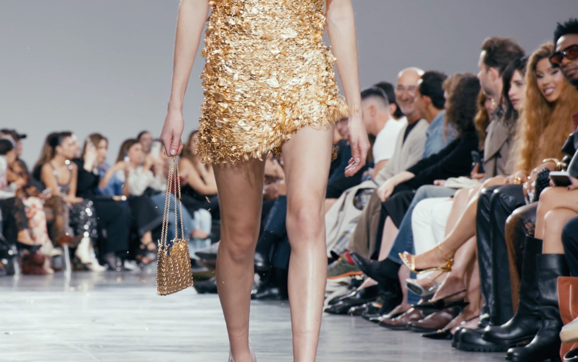 Rabanne Debuts 18K Gold 1969 Nano Bag in Paris - Galerie Magazine Rabanne Debuts 18K Gold 1969 Nano Bag in Paris - Galerie Magazine