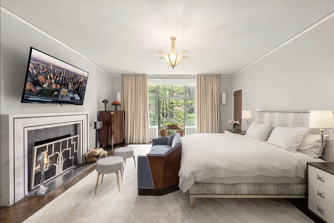One of the eight bedrooms at Barbra Streisand's former townhouse