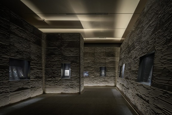 Installation view "Cartier Design: A Living Legacy". Museo Jumex, 2023.