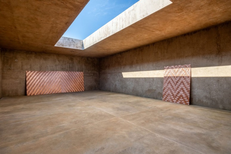 Installation view of Demarcaciones Inversas at Meridiano, 2025.