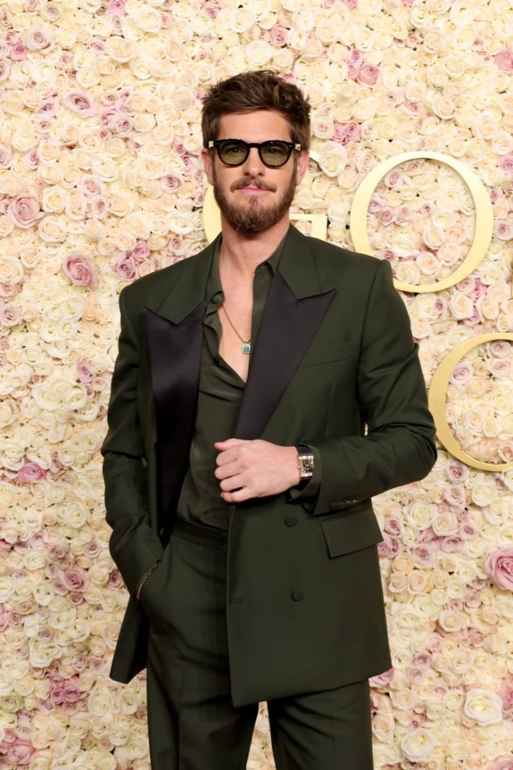 Andrew Garfield wore a Jaeger-LeCoultre timepiece.