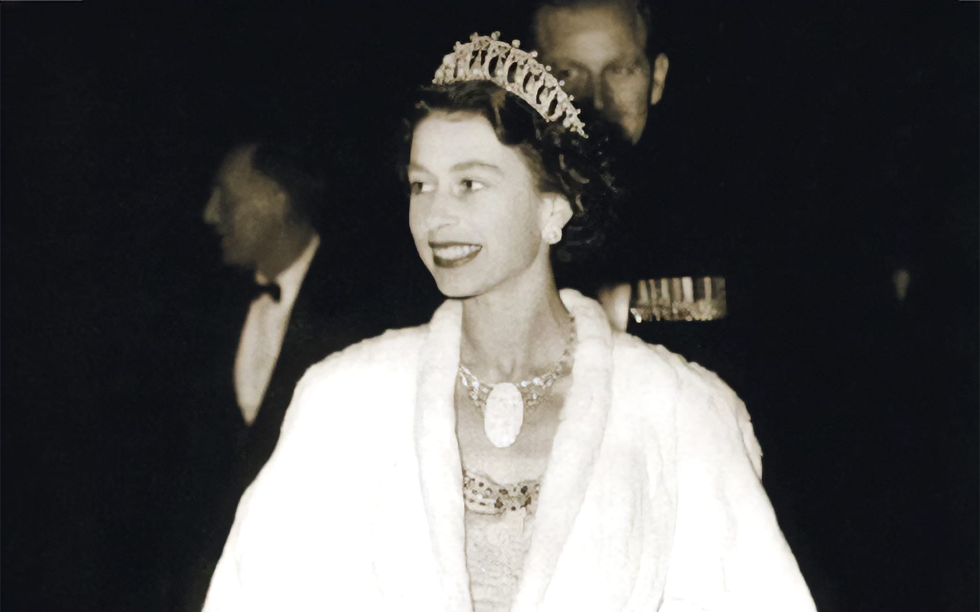 The Andamooka Opal necklace and earrings set was gifted to Queen Elizabeth by the Australian government.