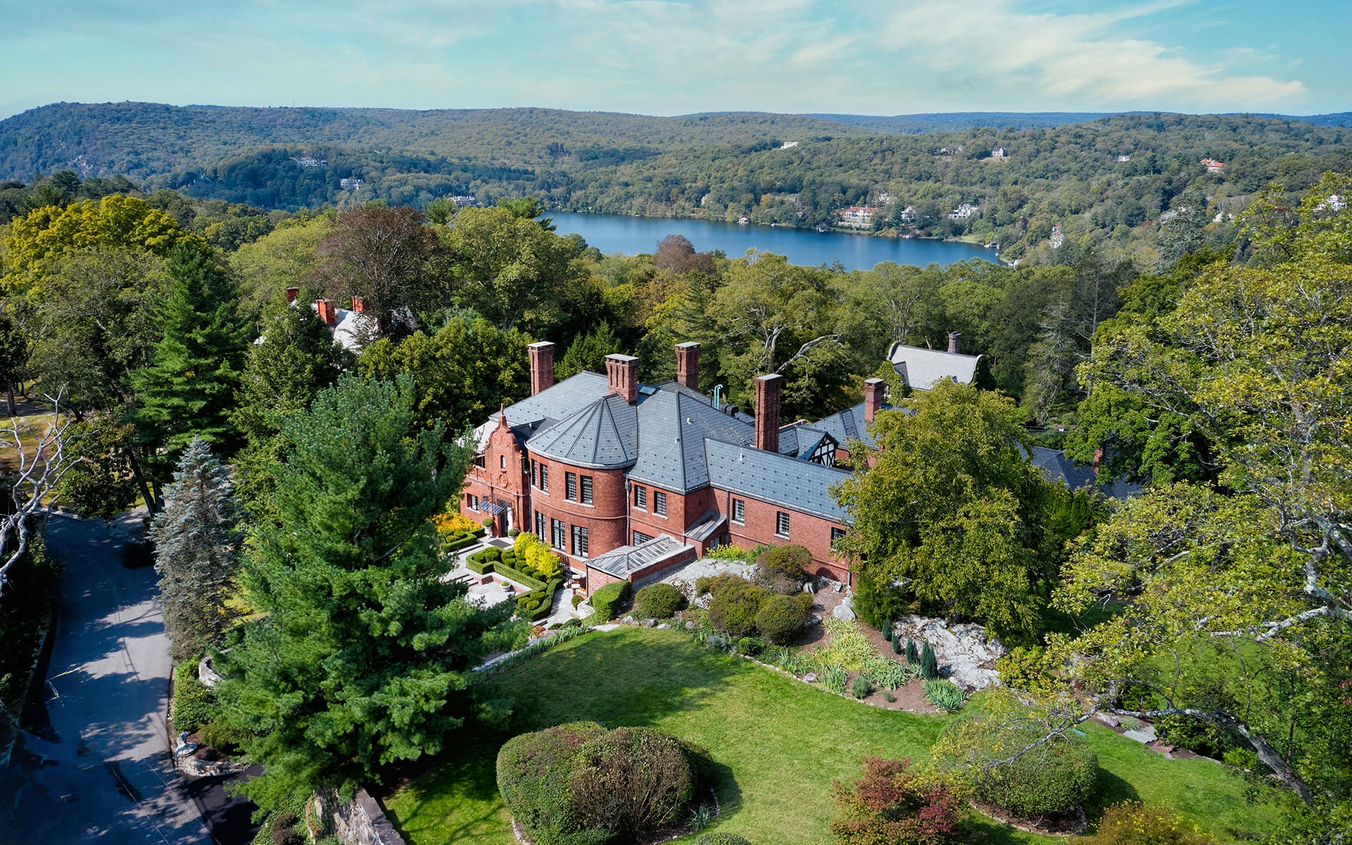 Dorothy Draper’s childhood home in Tuxedo Park is on the market.