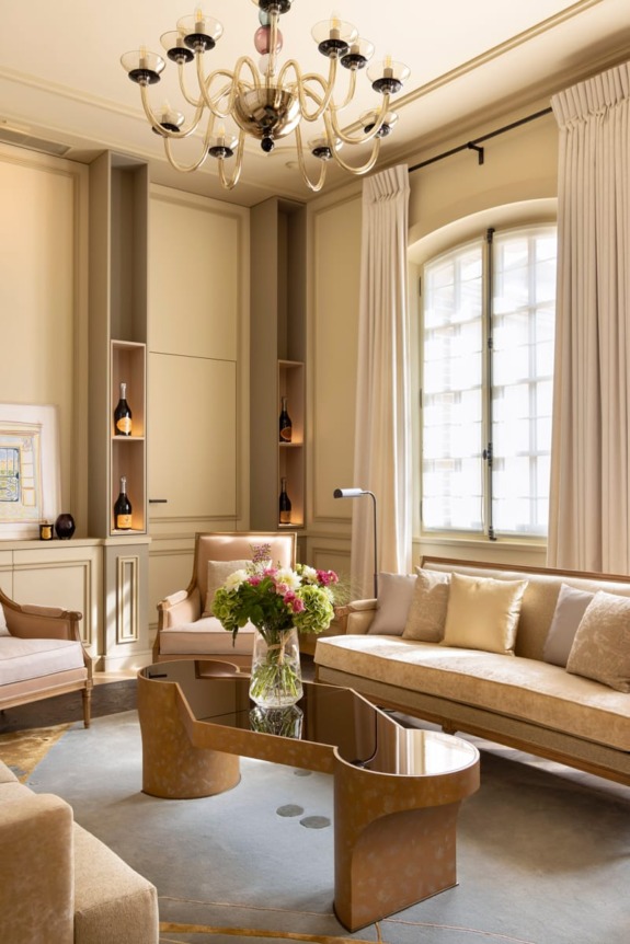 Barnes filled the myriad spaces with a mix of custom furnishings and exceptional finds.