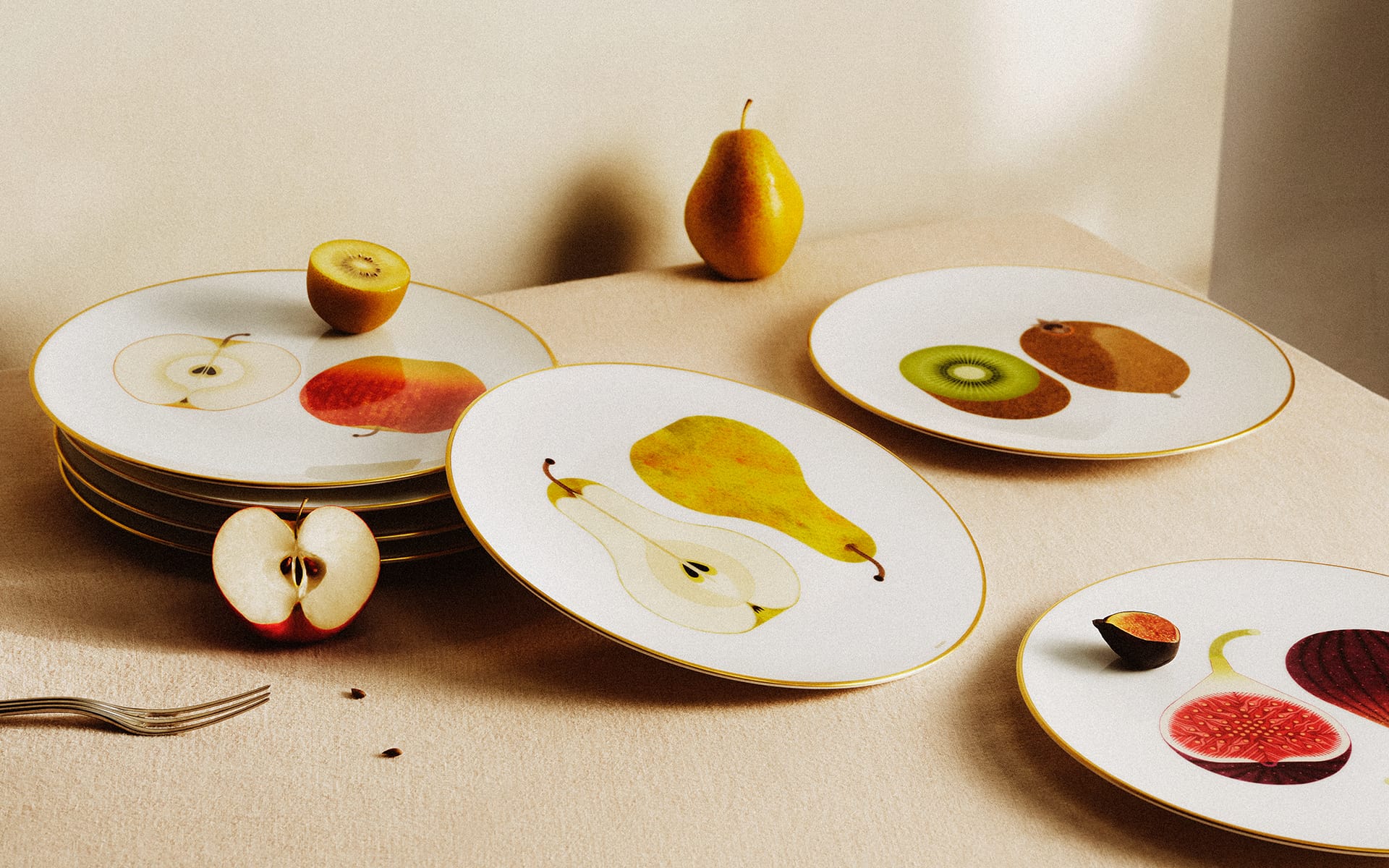 Kaorumi collection of tableware by Ryo Takemasa for Hermés.
