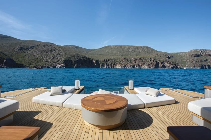 Explore an Artfully Appointed Benetti Yacht by Bonetti/Kozerski