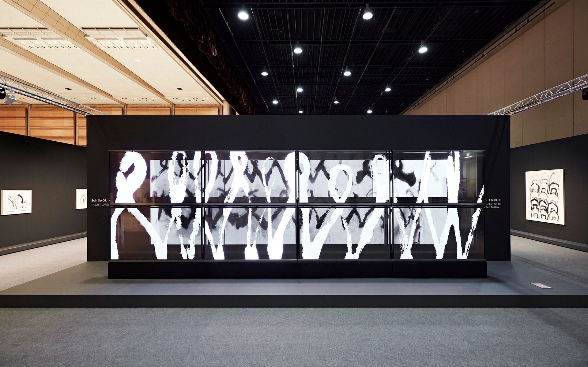 Installation view, Suh Se Ok X LG OLED Reimagined by Suh Do Ho, Shaped by Suh Eul Ho, Frieze Seoul 2024.