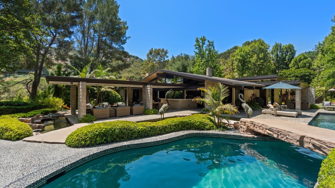 Jeremy Renner LA Home for sale.