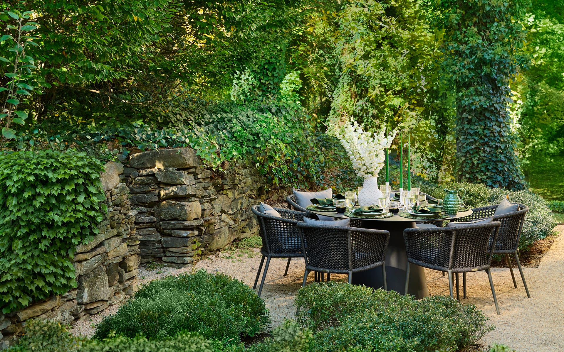 JANUS et Cie's knot armchairs