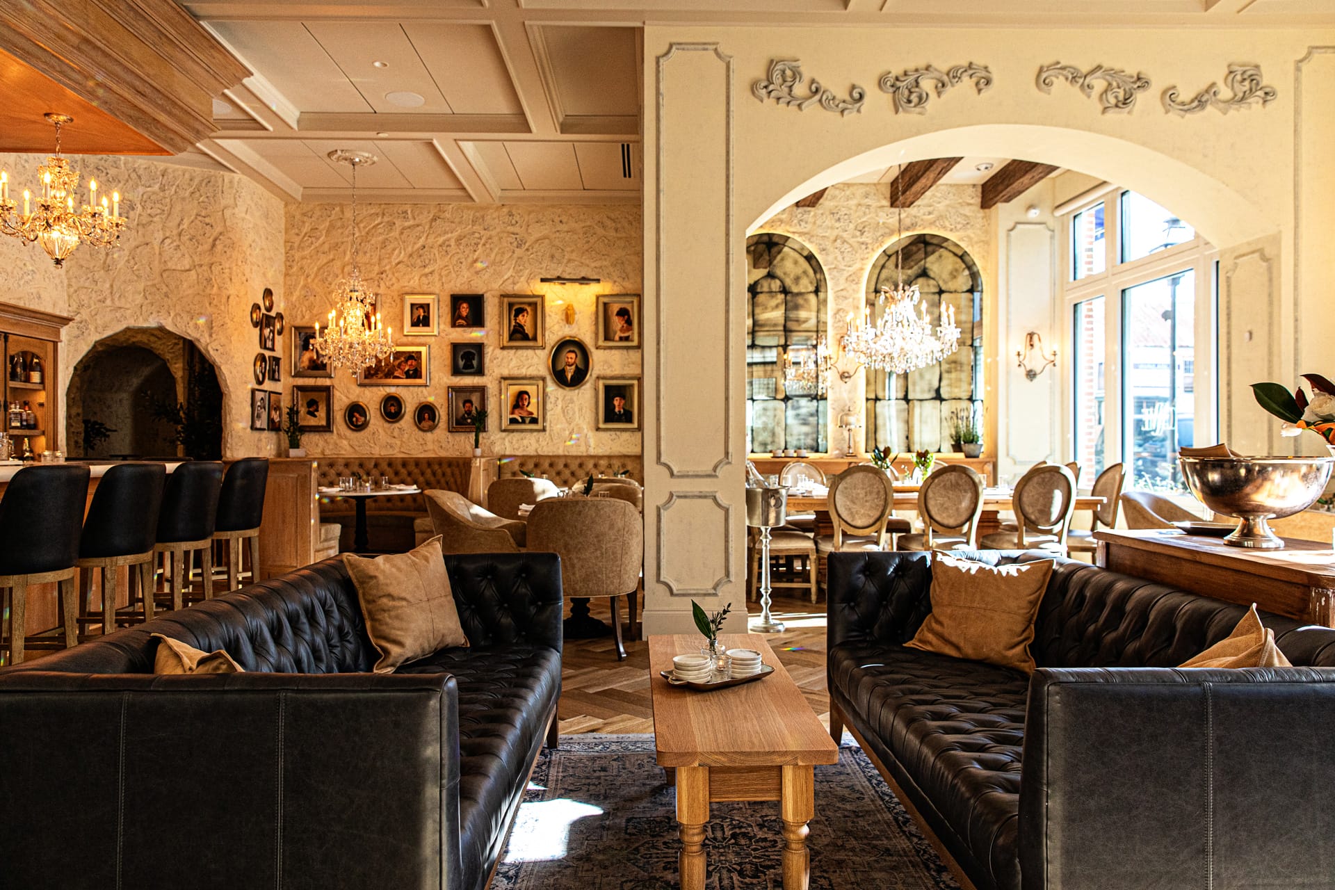 La Cave dining room.