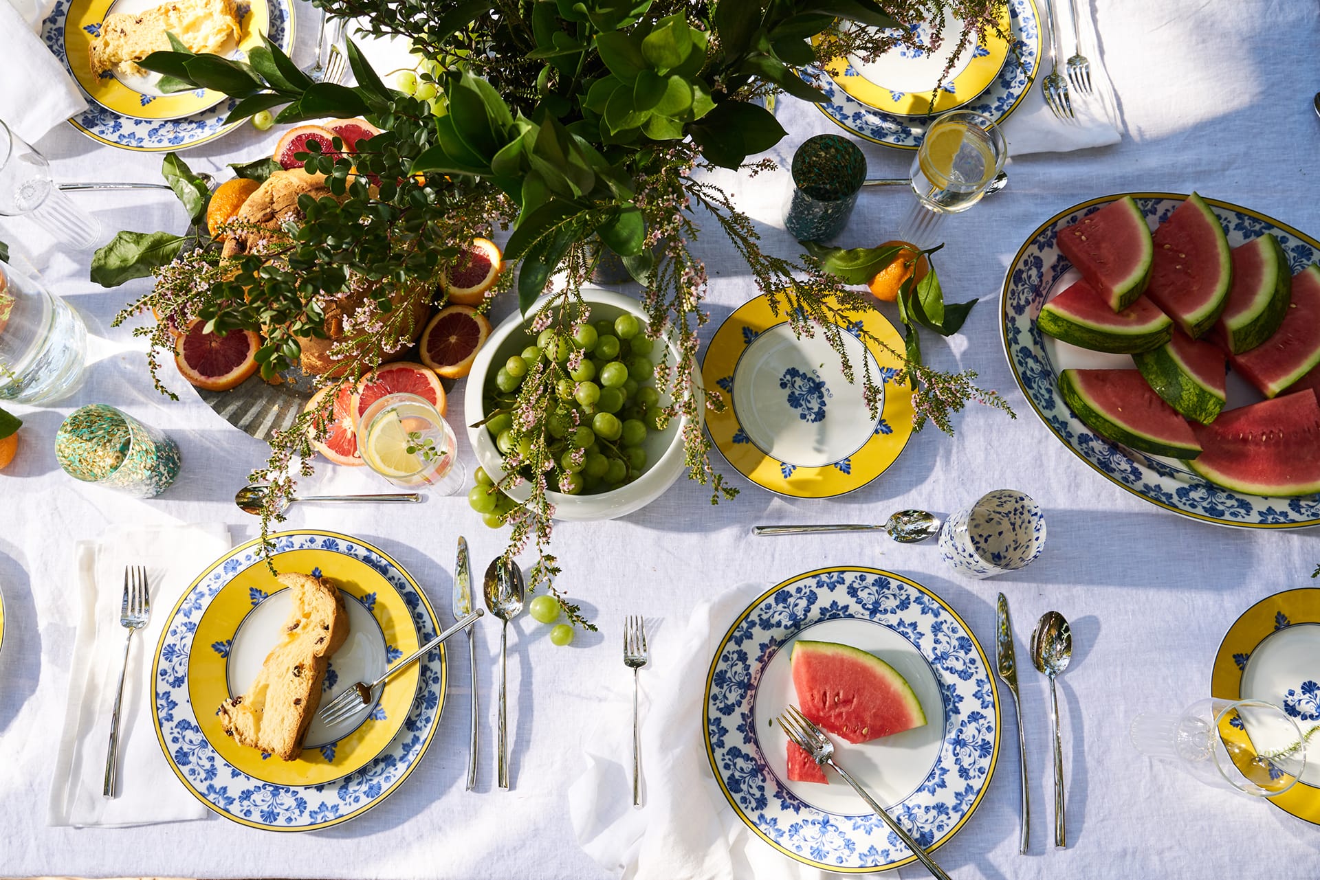 7 Tabletop Designers Share Their Secrets to Setting the Perfect Summer ...