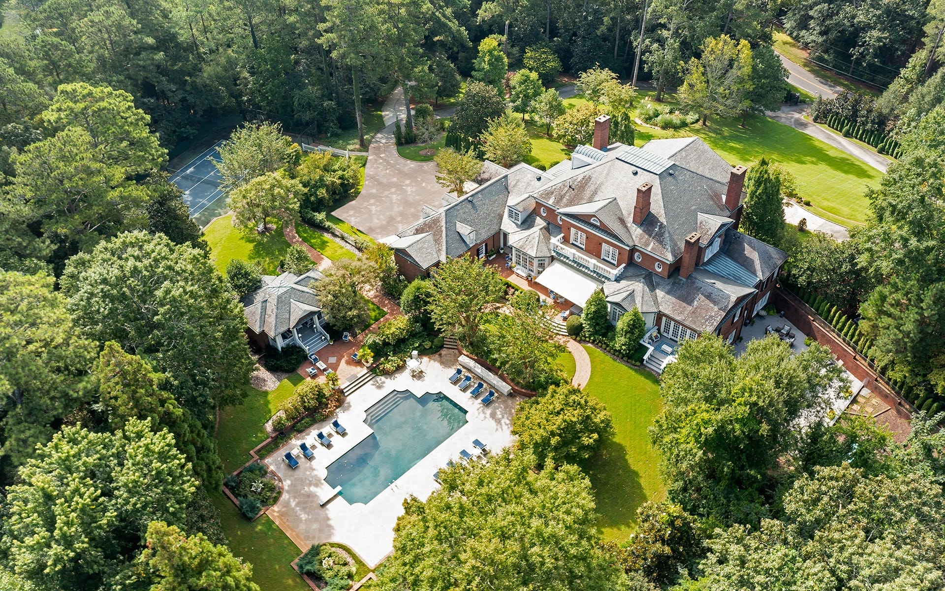 Mariah Carey Lists Palatial Georgia Home for $6.5 Million - Galerie Magazine, image size:1920x1200