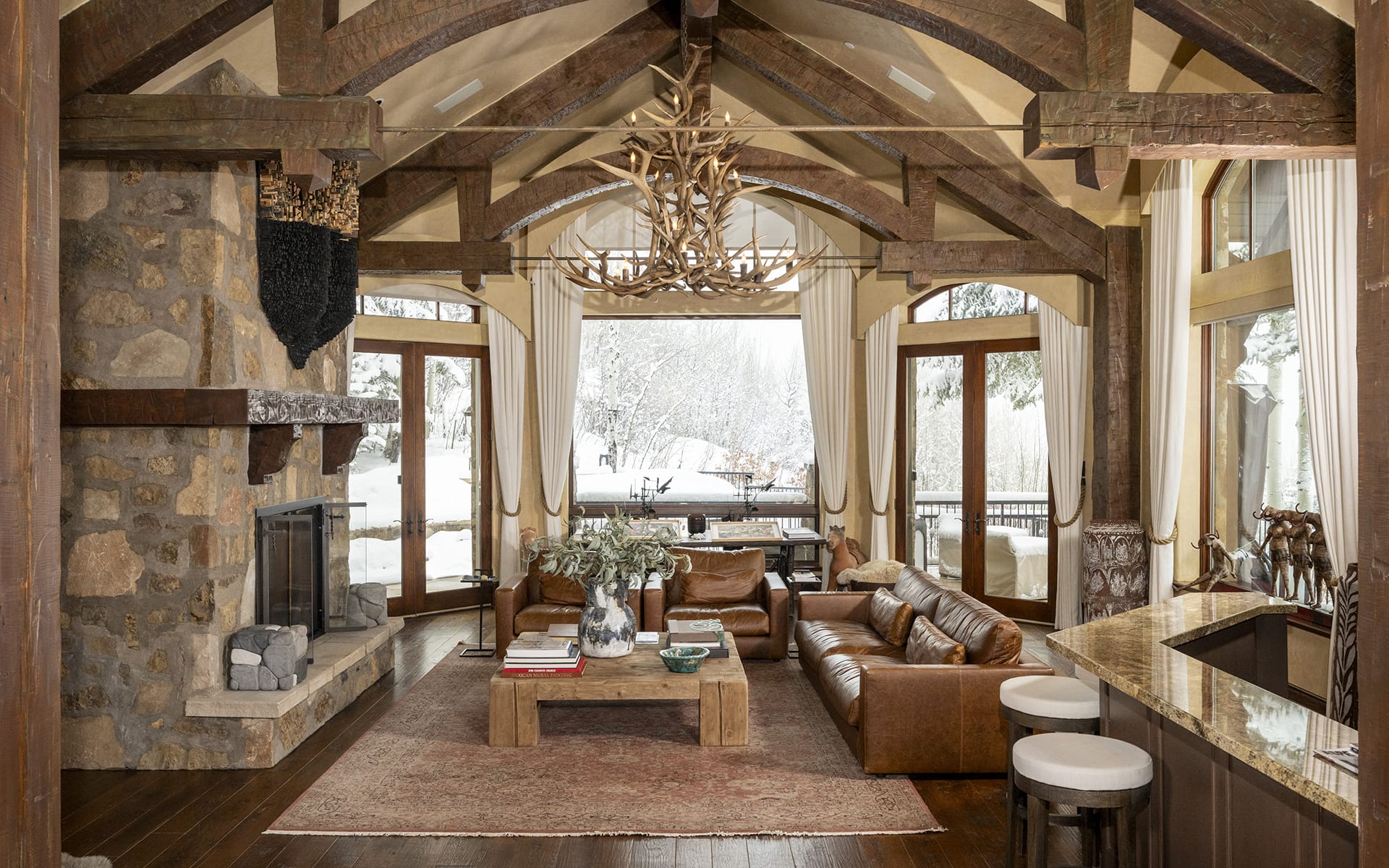 Art collector Jorge Pérez has listed his Aspen home for sale for $30 million.