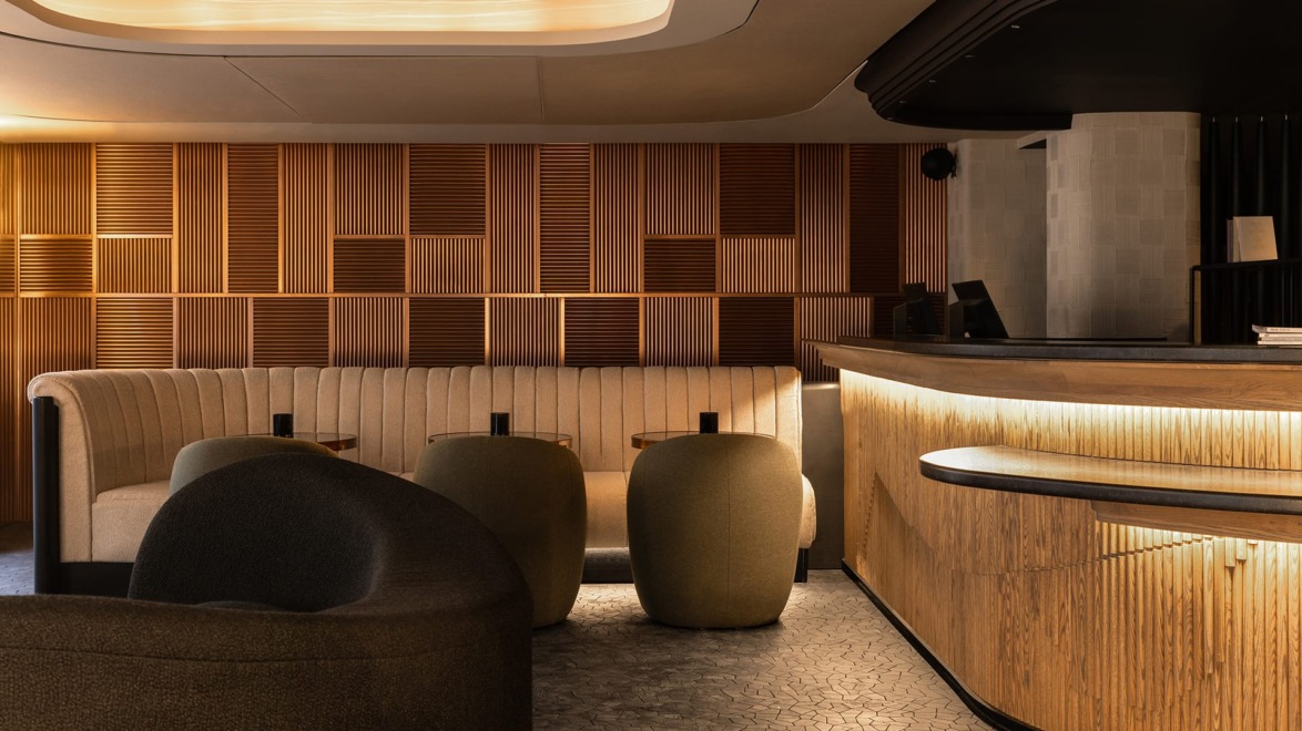 The lobby of Hôtel Dame des Arts is one reason the property made the list of Paris hotels.