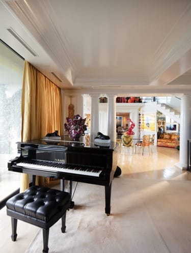 Elton John to Auction Art and Design Treasures from His Atlanta Estate ...