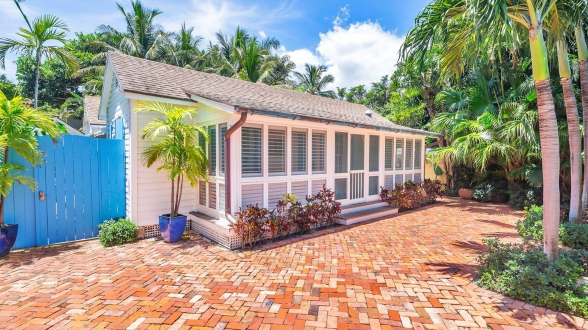 Jimmy Buffett's Palm Beach bungalow is on the market.