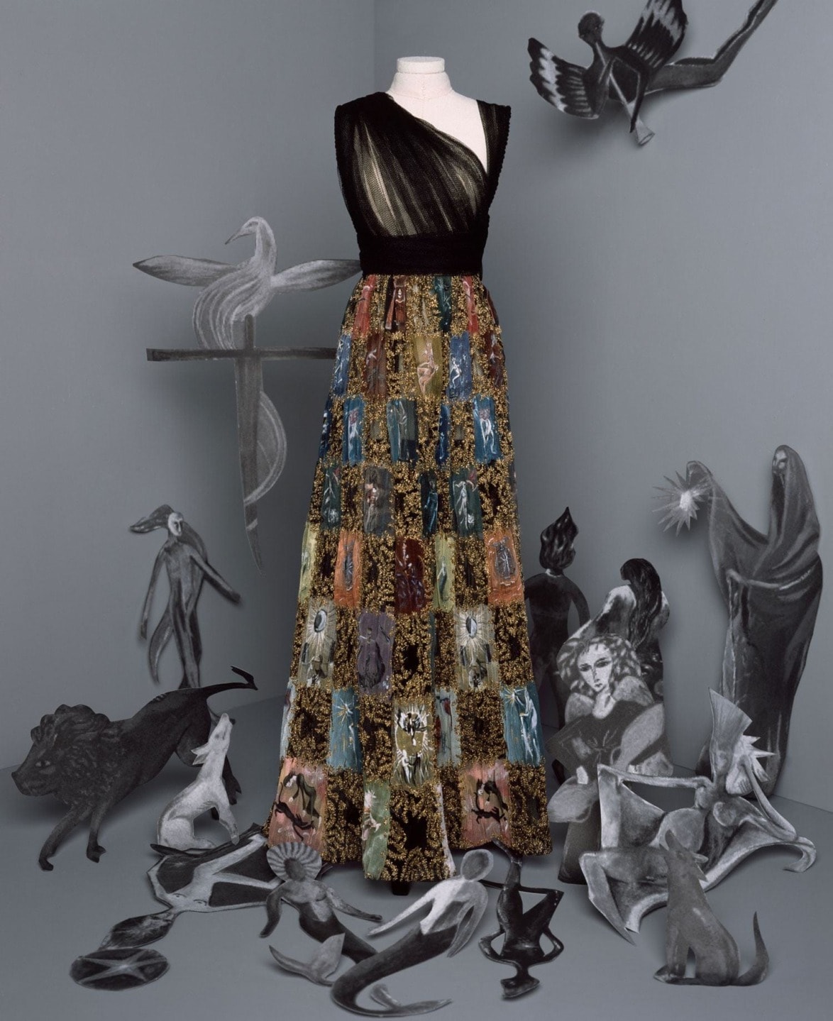 Dior's Spellbinding Couture Collection Channels Female Surrealist Muses and Artists - Galerie Magazine Dior's Spellbinding Couture Collection Channels Female Surrealist Muses and Artists - Galerie Magazine