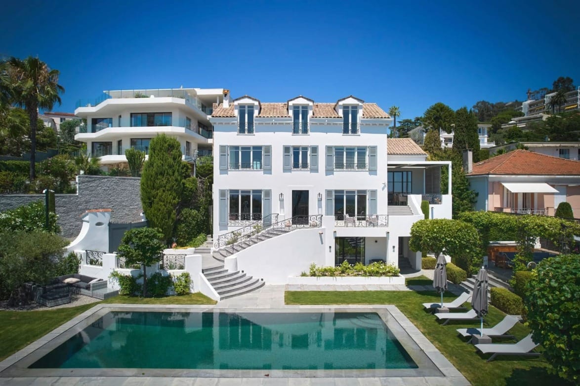 17 Breathtaking Mediterranean Home Exteriors, image size:1174x783