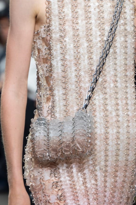 バッグ Rabanne 1969 nano gold Rabanne Debuts 18K Gold 1969 Nano Bag in Paris - Galerie