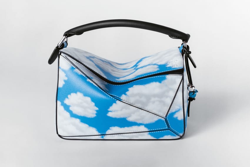 25SS new/LOEWE ペブルメッセンジャーバッグ Bag Blue 三越伊勢丹 | LOEWE/ロエベ通販 | ペブル メッセンジャーバッグ