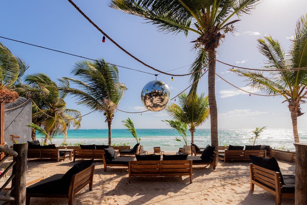 Where the World’s Hottest Beach Clubs Are Hiding This Summer - Galerie