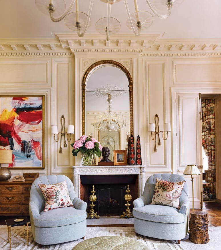 This Dreamy Pied-à-Terre Brings Together Parisian Panache and