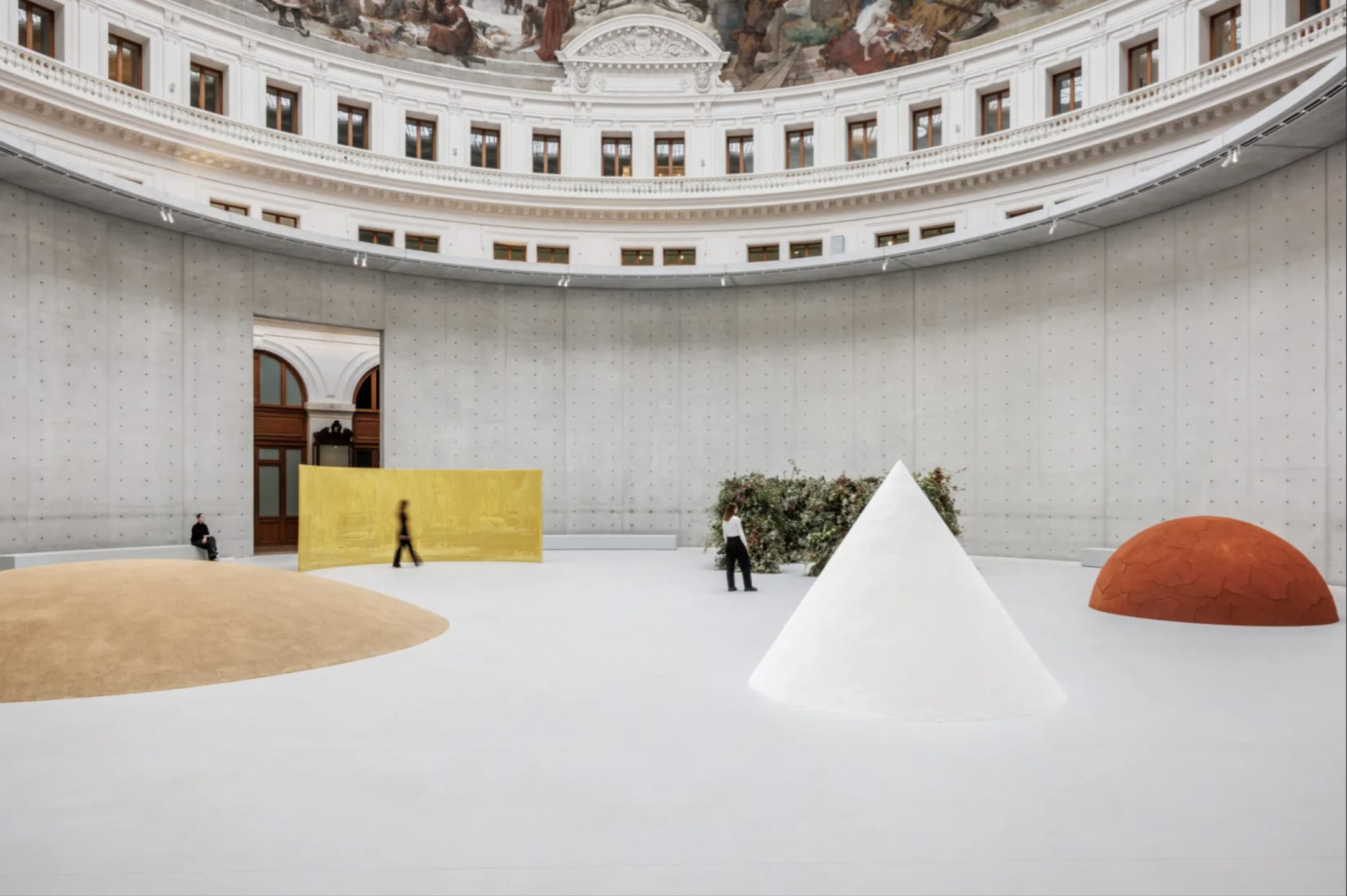 7 Essential Institutional Exhibitions to Visit in Paris