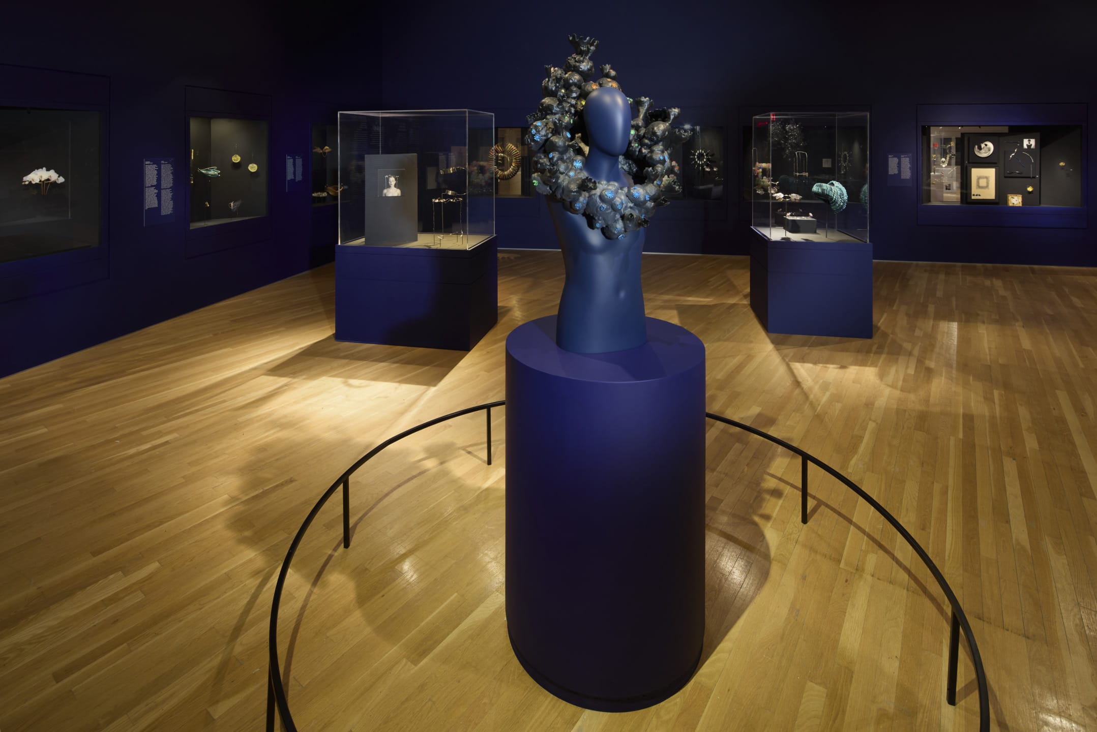 アート・デザイン・音楽 JEWELRY from the PEARL MUSEUM アート・デザイン・音楽 JEWELRY from the PEARL MUSEUM アート