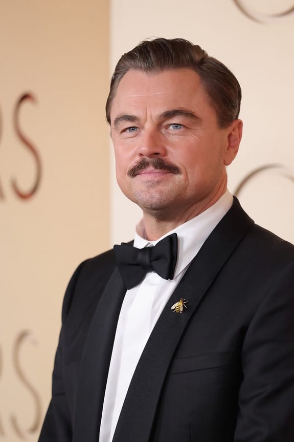 Leonardo DiCaprio wearing the Boucheron Bee brooch, 1964, at the 2026 Oscars