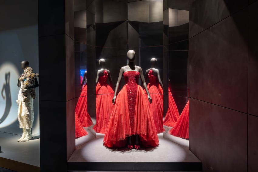 Schiaparelli: Fashion Becomes Art at the V&A Acknowledges Icon