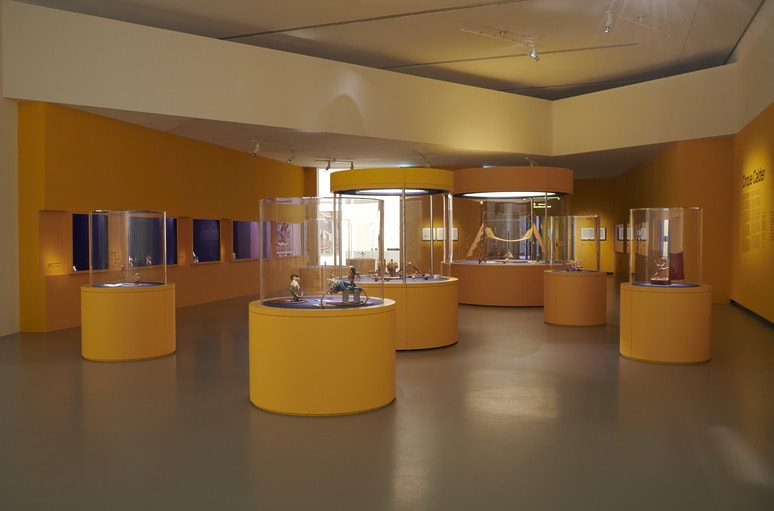 A Landmark Calder Exhibition Goes on View in Paris